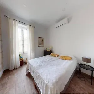 https://cosy-double-bedroom-in-st-julians.hotelssaintjulians.com